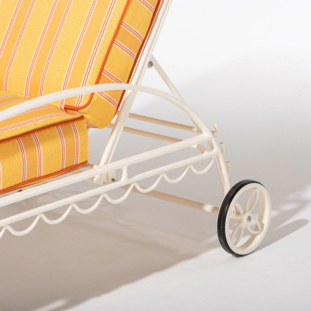The Al Fresco Sun Lounger - Image 3