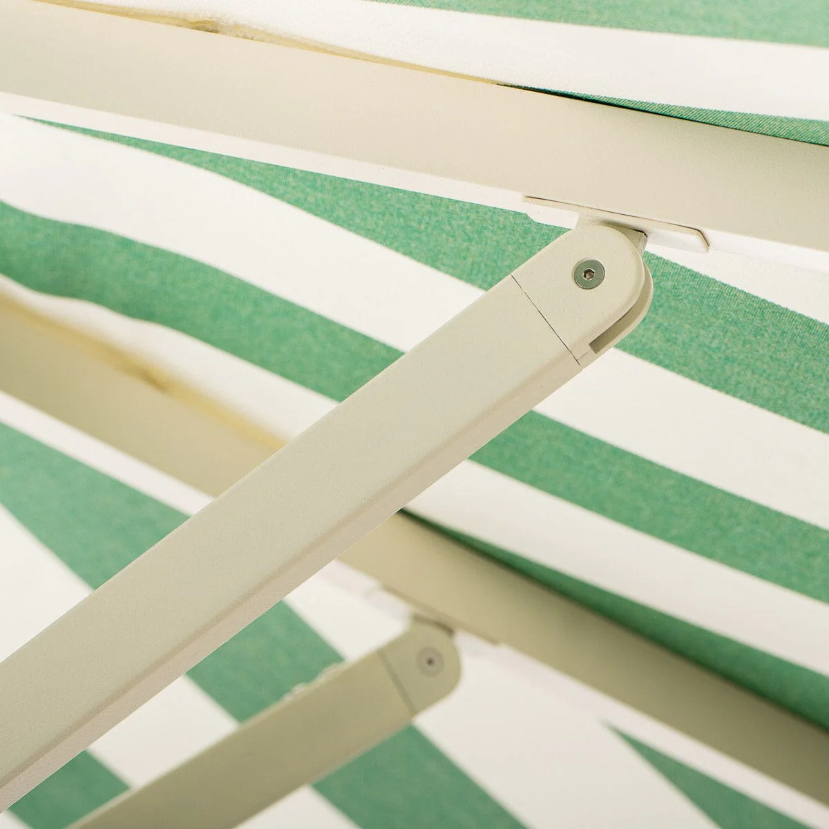 The Resort Market Umbrella - Image 11
