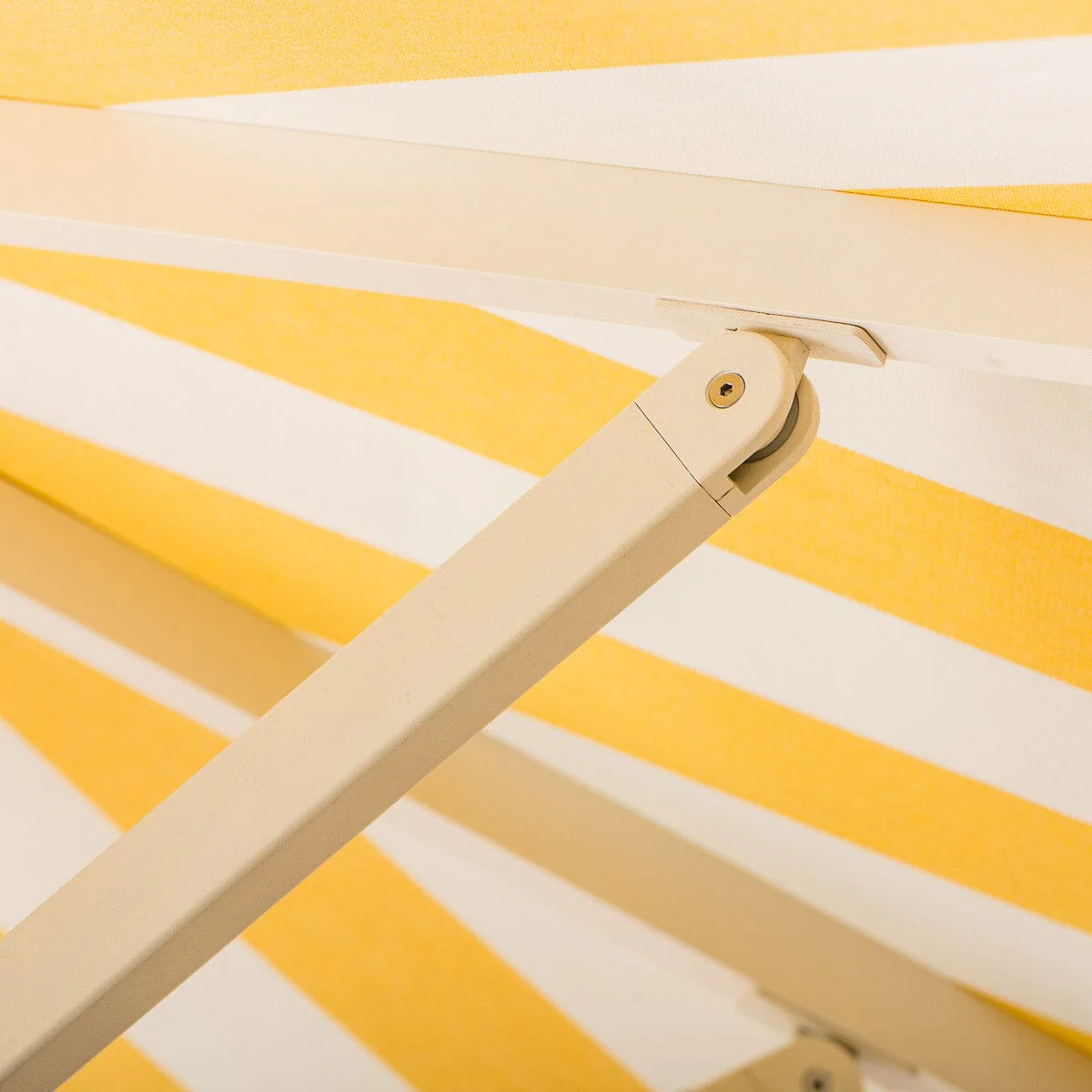 The Resort Market Umbrella - Image 7