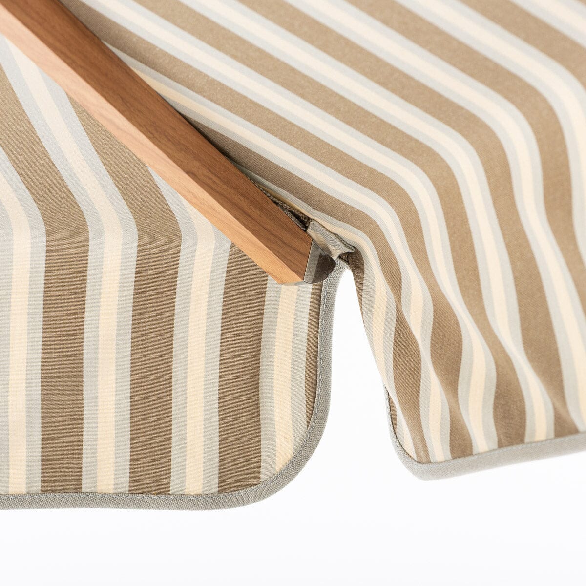 The Resort Market Umbrella x Jenni Kayne - Image 11