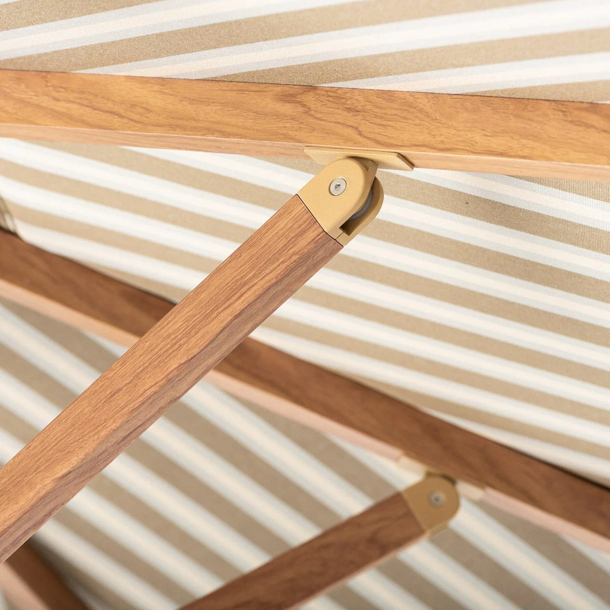 The Resort Market Umbrella x Jenni Kayne - Image 12