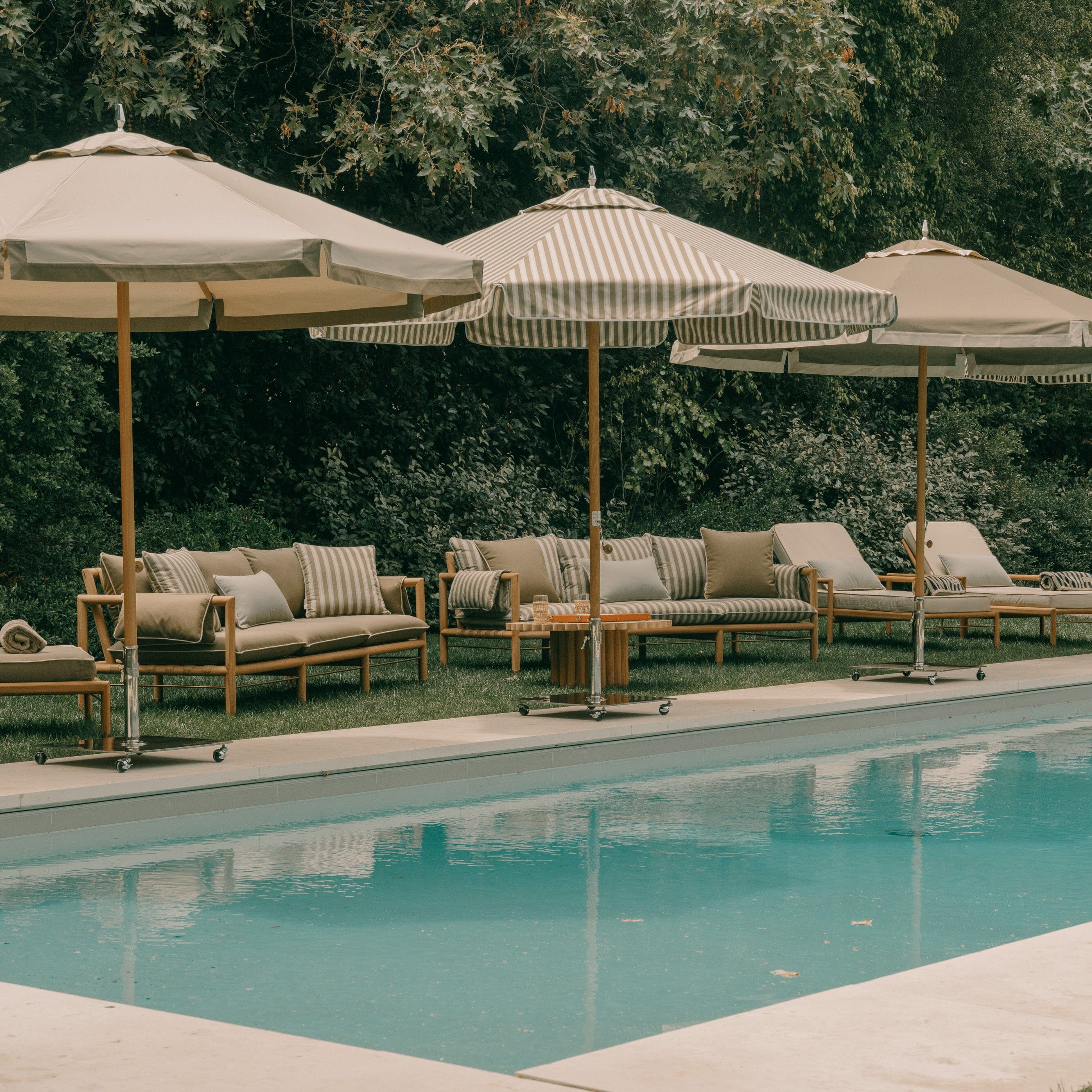 The Resort Market Umbrella x Jenni Kayne - Image 2