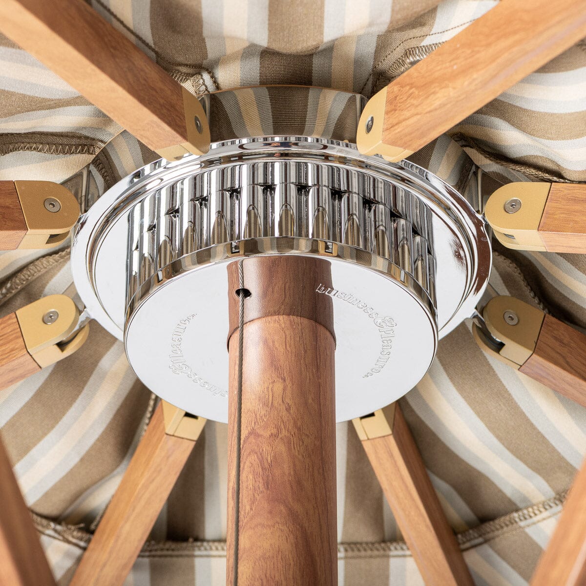 The Resort Market Umbrella x Jenni Kayne - Image 8