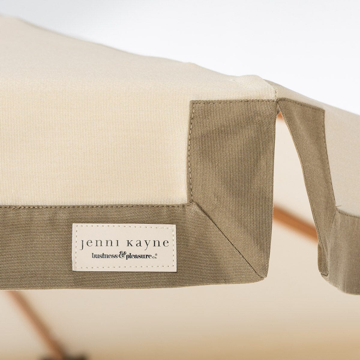 The Resort Market Umbrella x Jenni Kayne - Image 10