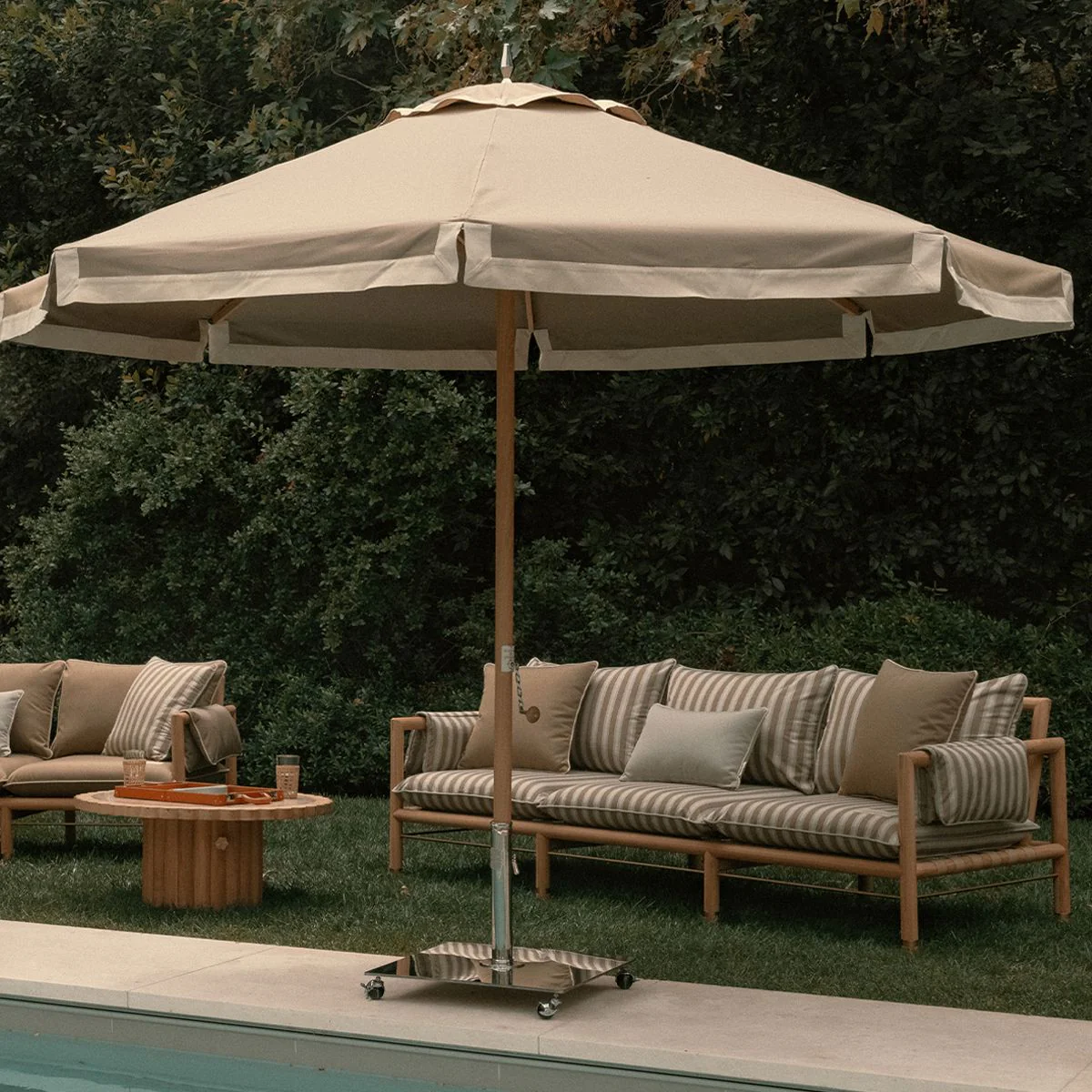 The Resort Market Umbrella x Jenni Kayne - Image 2