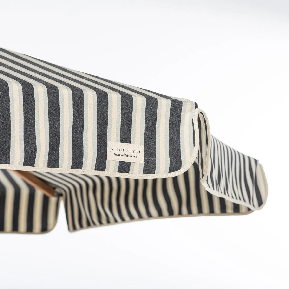 The Resort Market Umbrella x Jenni Kayne - Image 6
