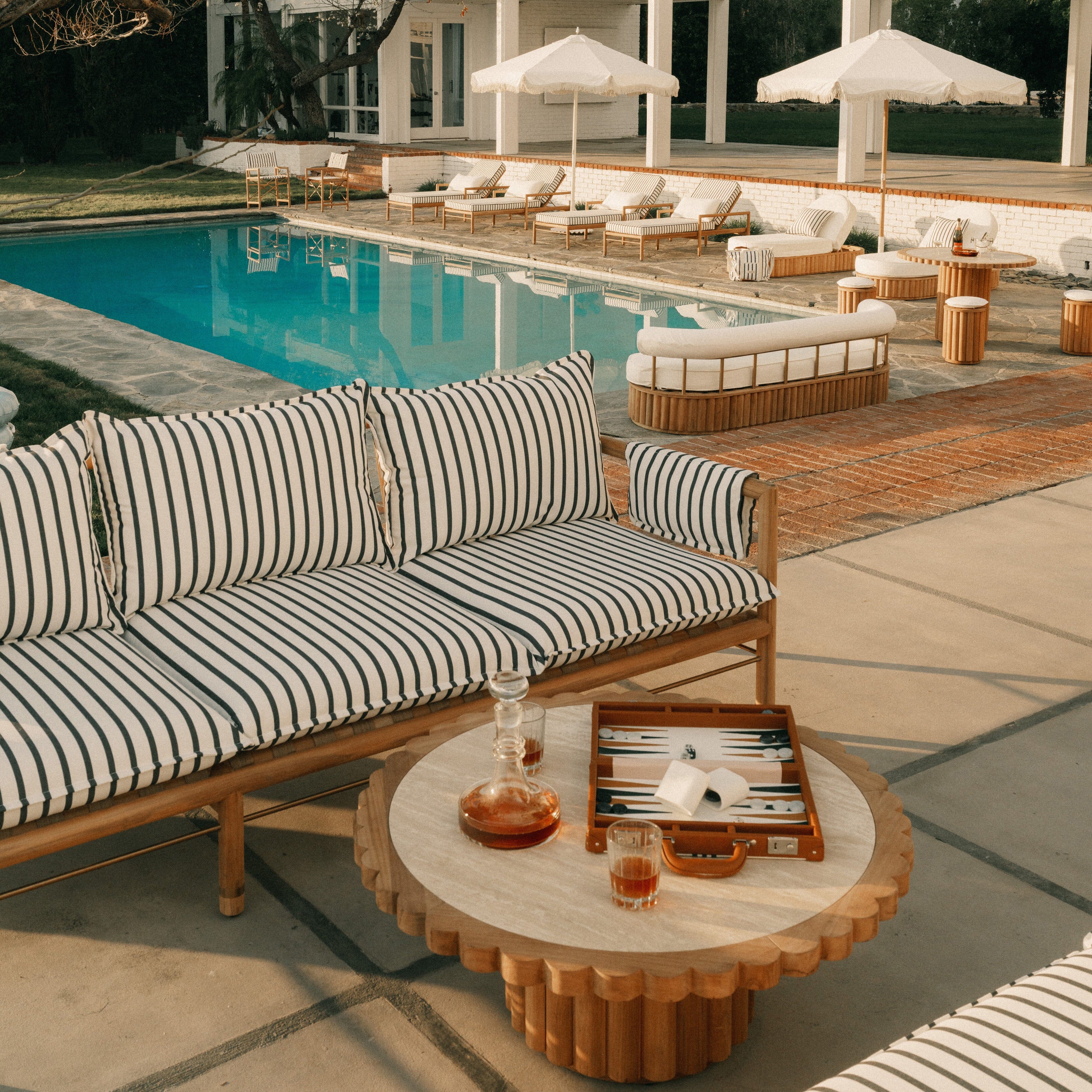 The WES Sofa - Image 2