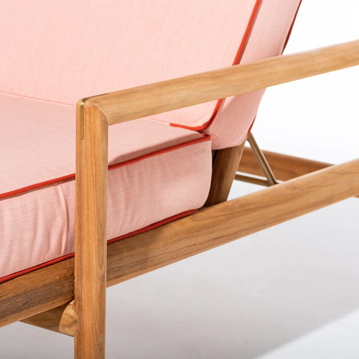 The WES Sun Lounger - Image 4